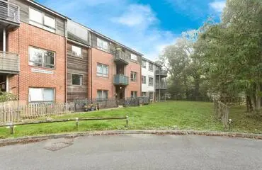 Flat Hounslow for sale Luxury Buildings